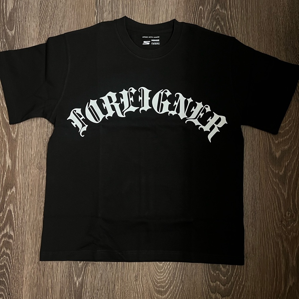 BRAND NEW ‘FOREIGNER’ STREETWEAR TEE SMALL